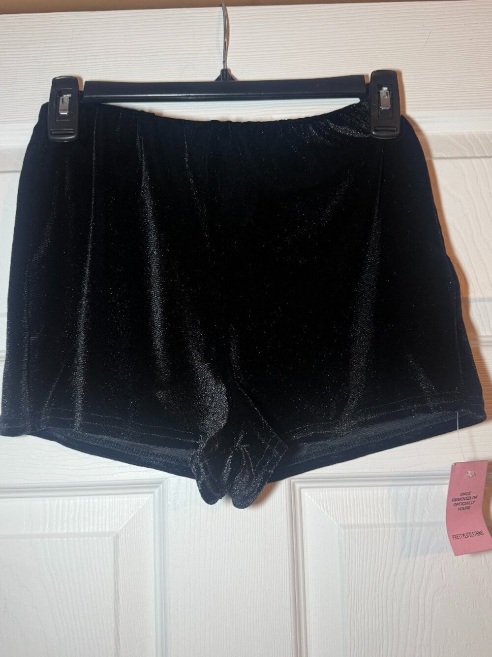 PrettyLittleThing Black Velvet Hot Pants Black US 4